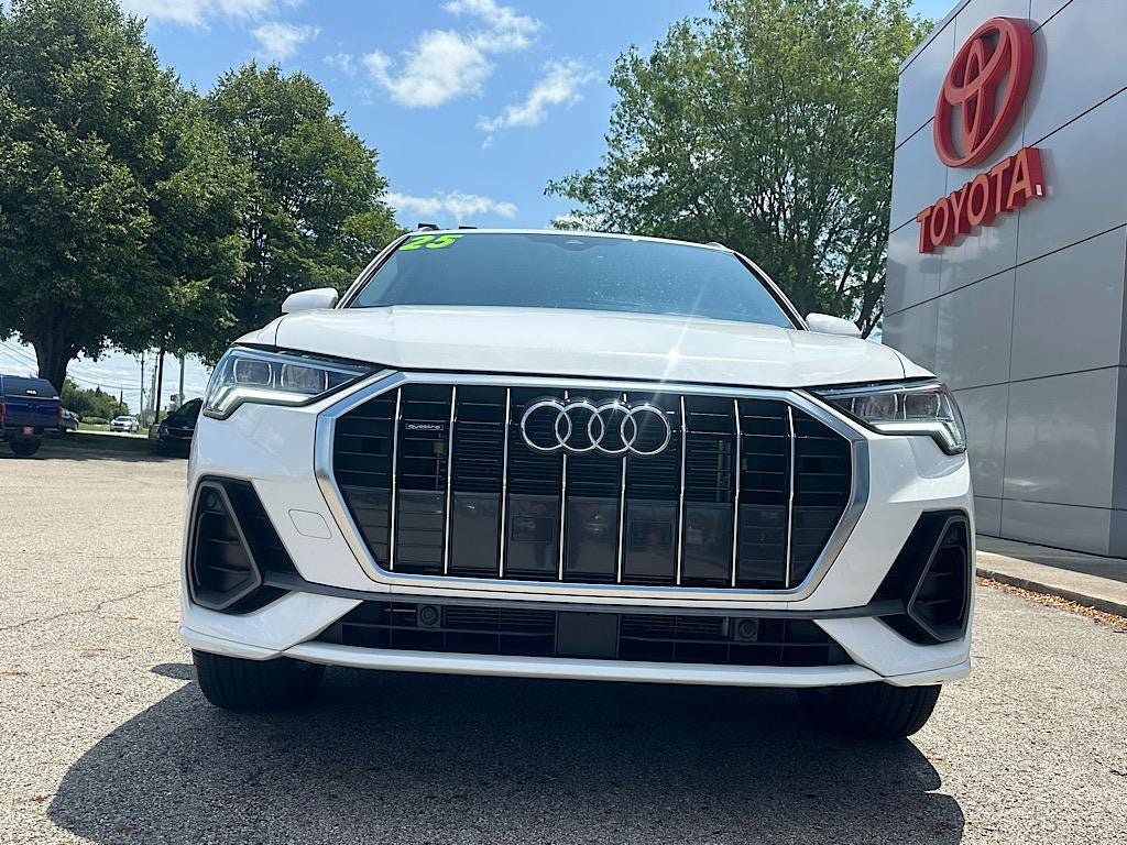 Used 2025 Audi Q3 2.0T Premium AWD/4WD image 8