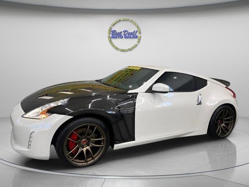 Used 2017 Nissan 370Z Coupe RWD image 1