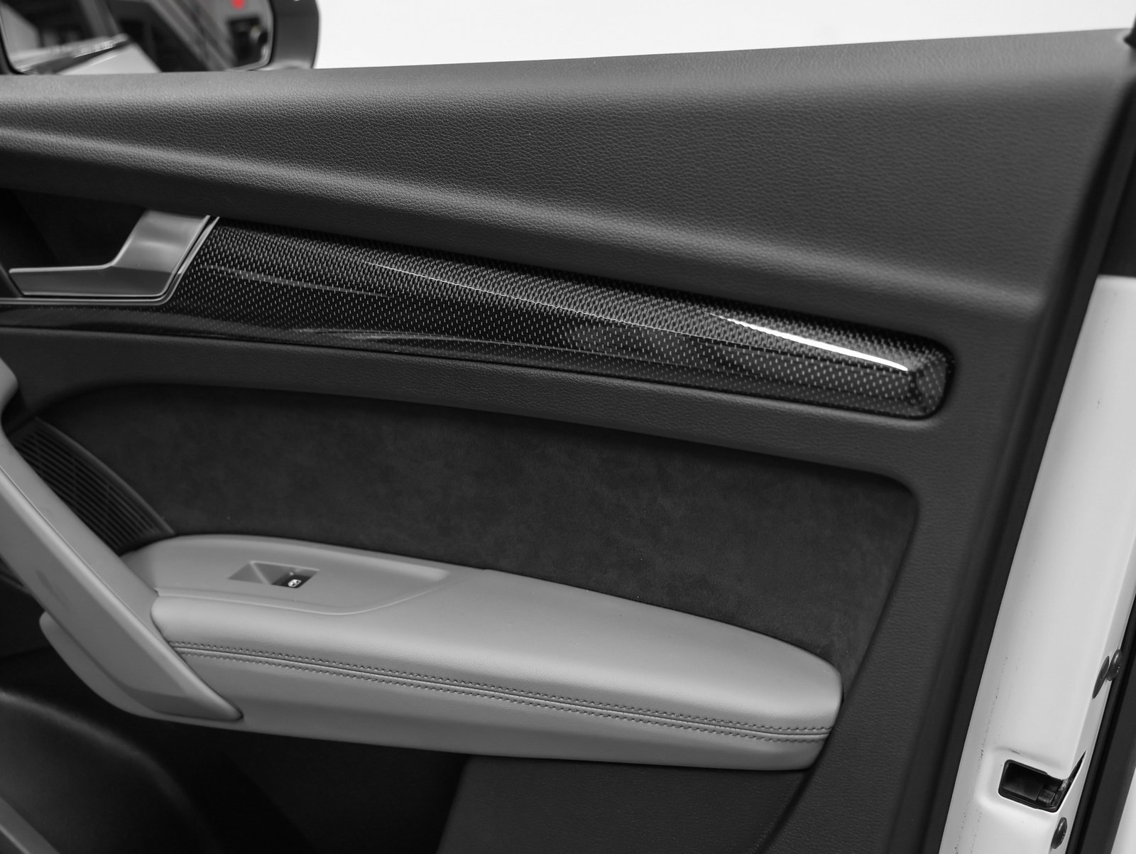 Used 2021 Audi SQ5 Prestige image 27