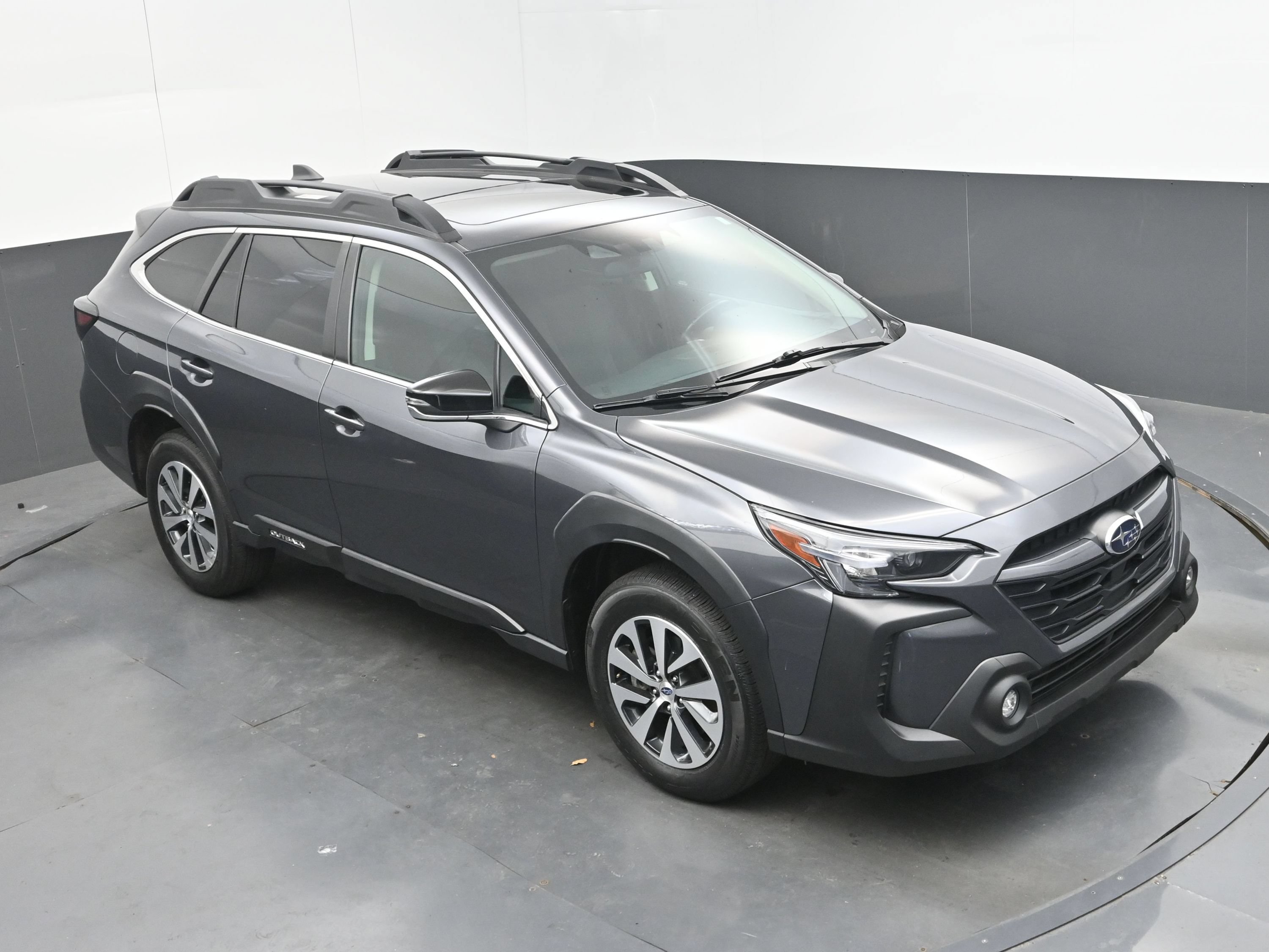 Used 2024 Subaru Outback Premium AWD/4WD image 31