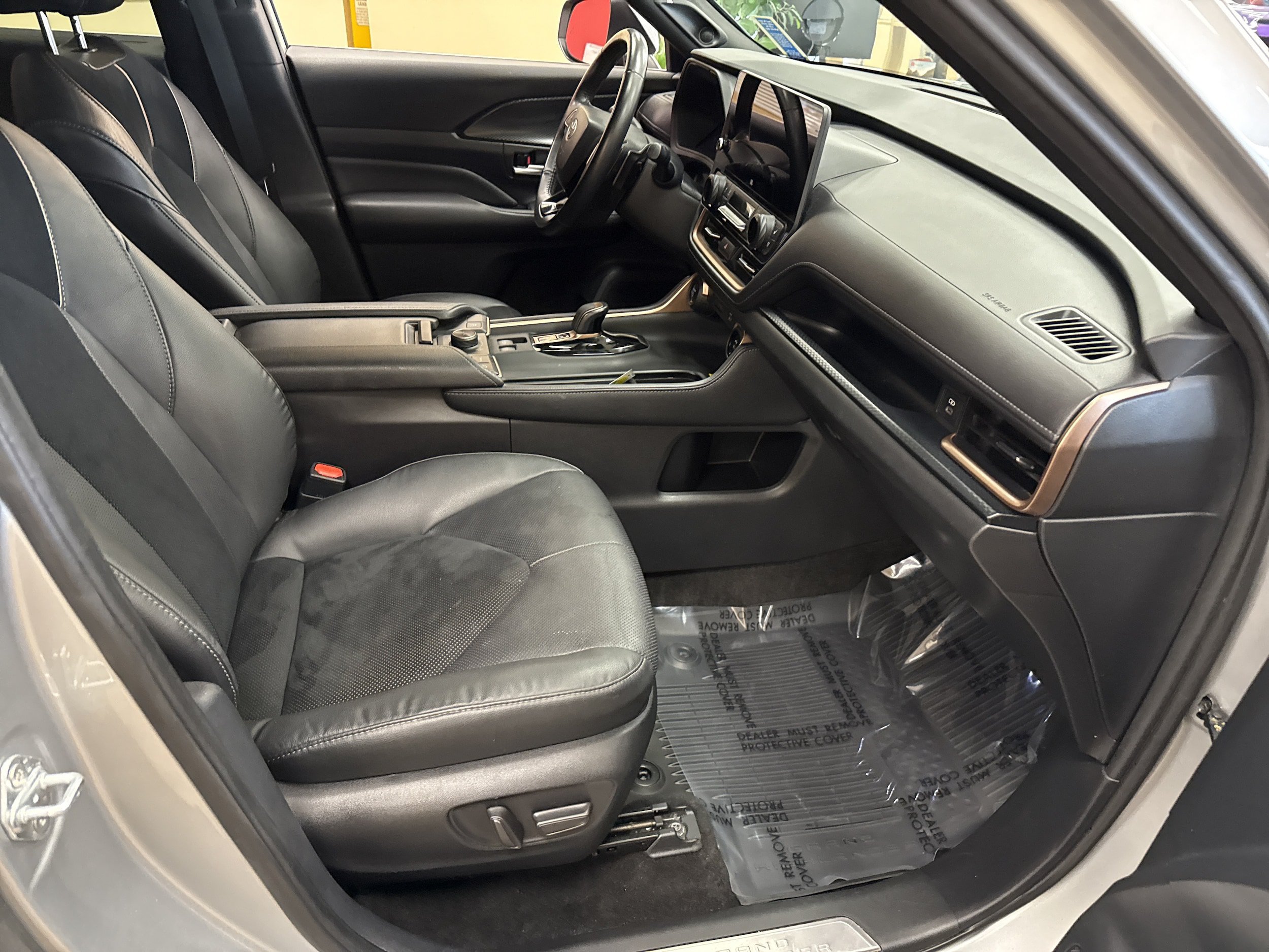 Used 2024 Toyota Grand Highlander AWD Hybrid image 28