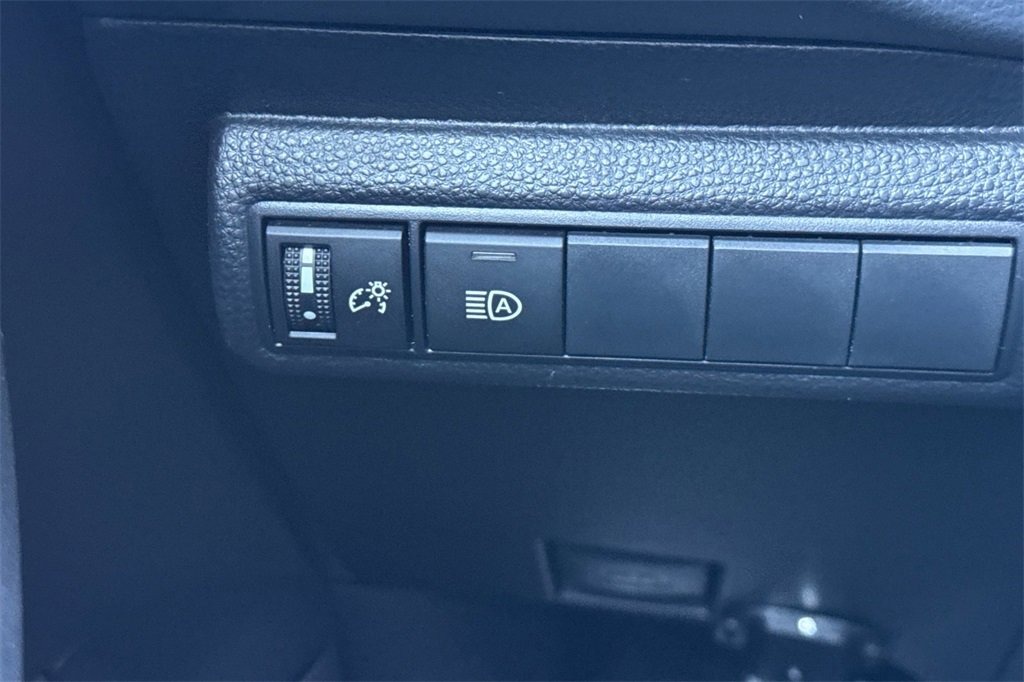 Used 2022 Toyota Corolla LE image 30