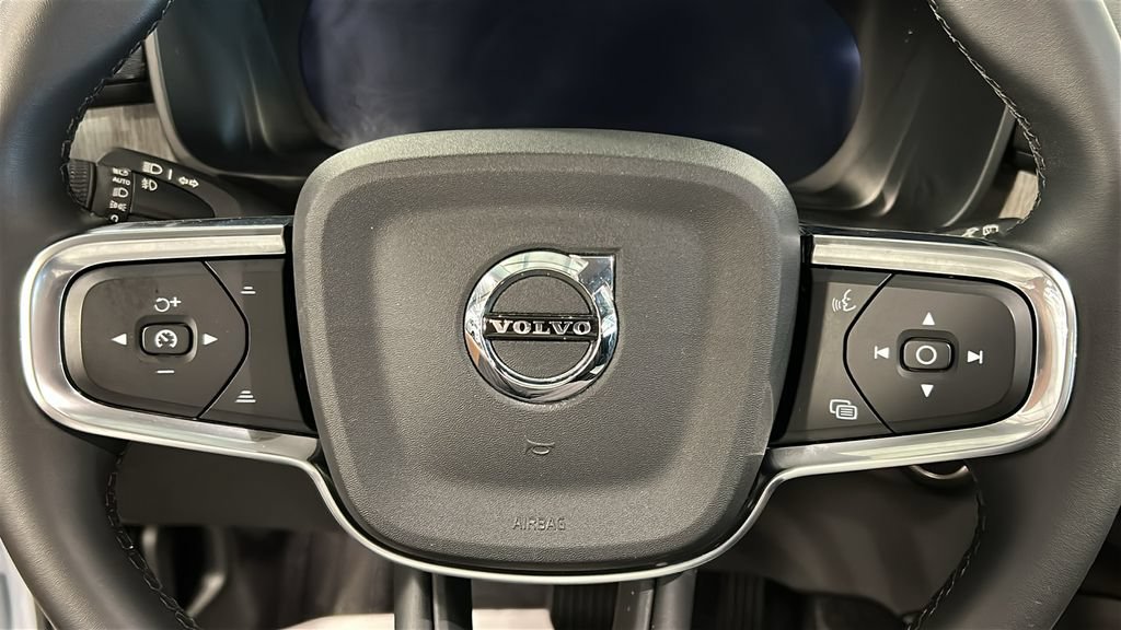 Certified 2026 Volvo XC40 B5 Plus AWD/4WD image 12