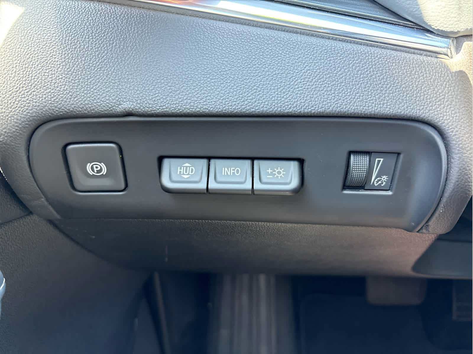 Used 2024 Buick Enclave Premium AWD/4WD image 30