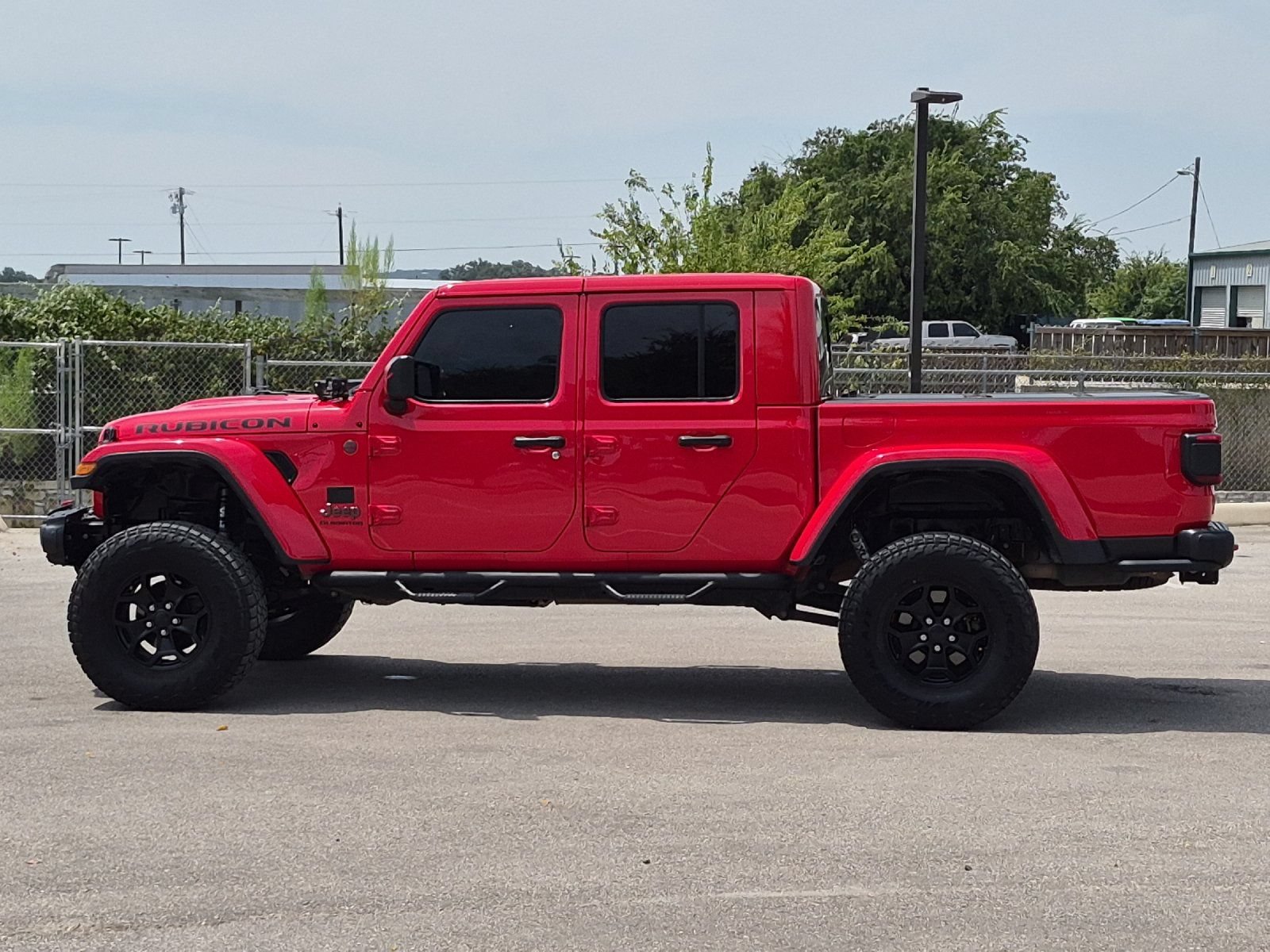 Used 2020 Jeep Gladiator Rubicon AWD/4WD image 2