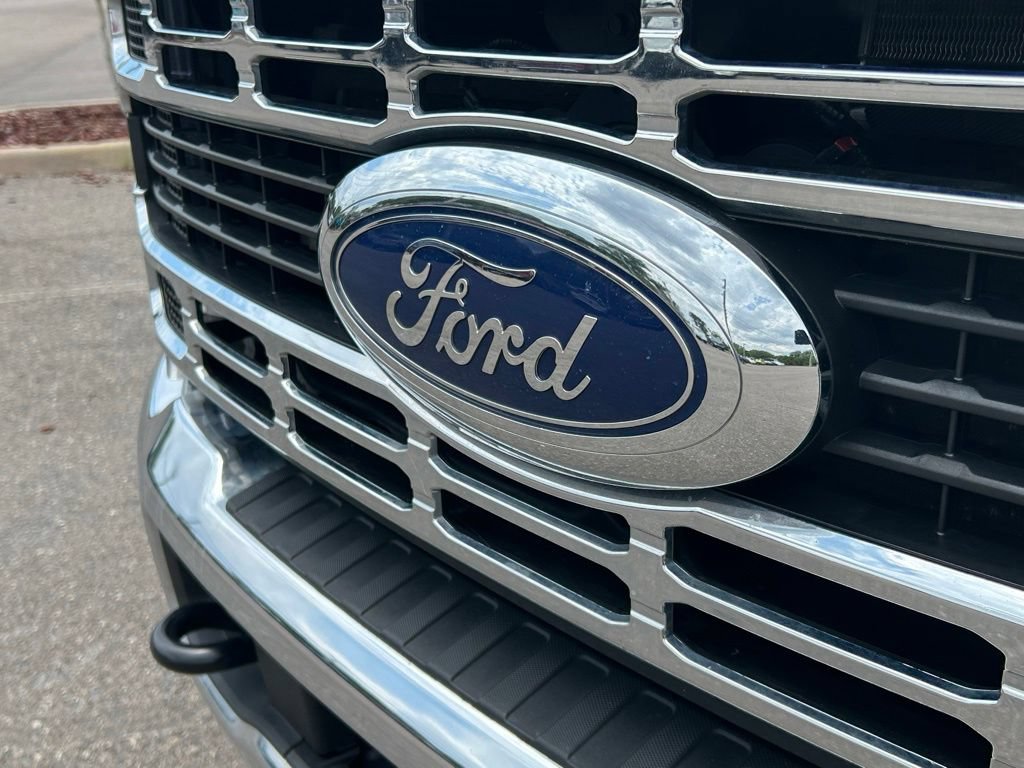 Used 2025 Ford F350 XLT AWD/4WD image 41