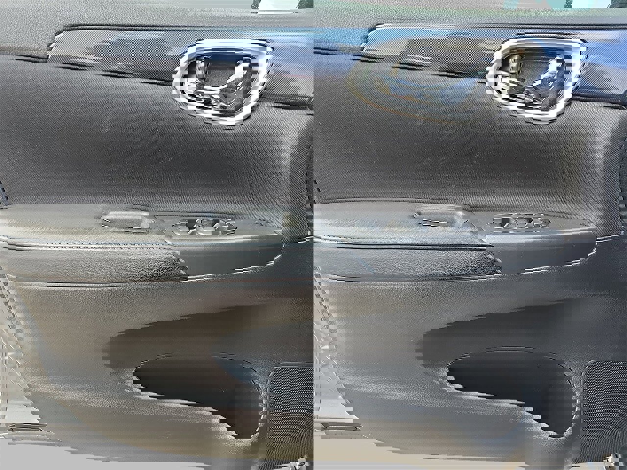 Used 2019 Nissan Sentra SR image 25