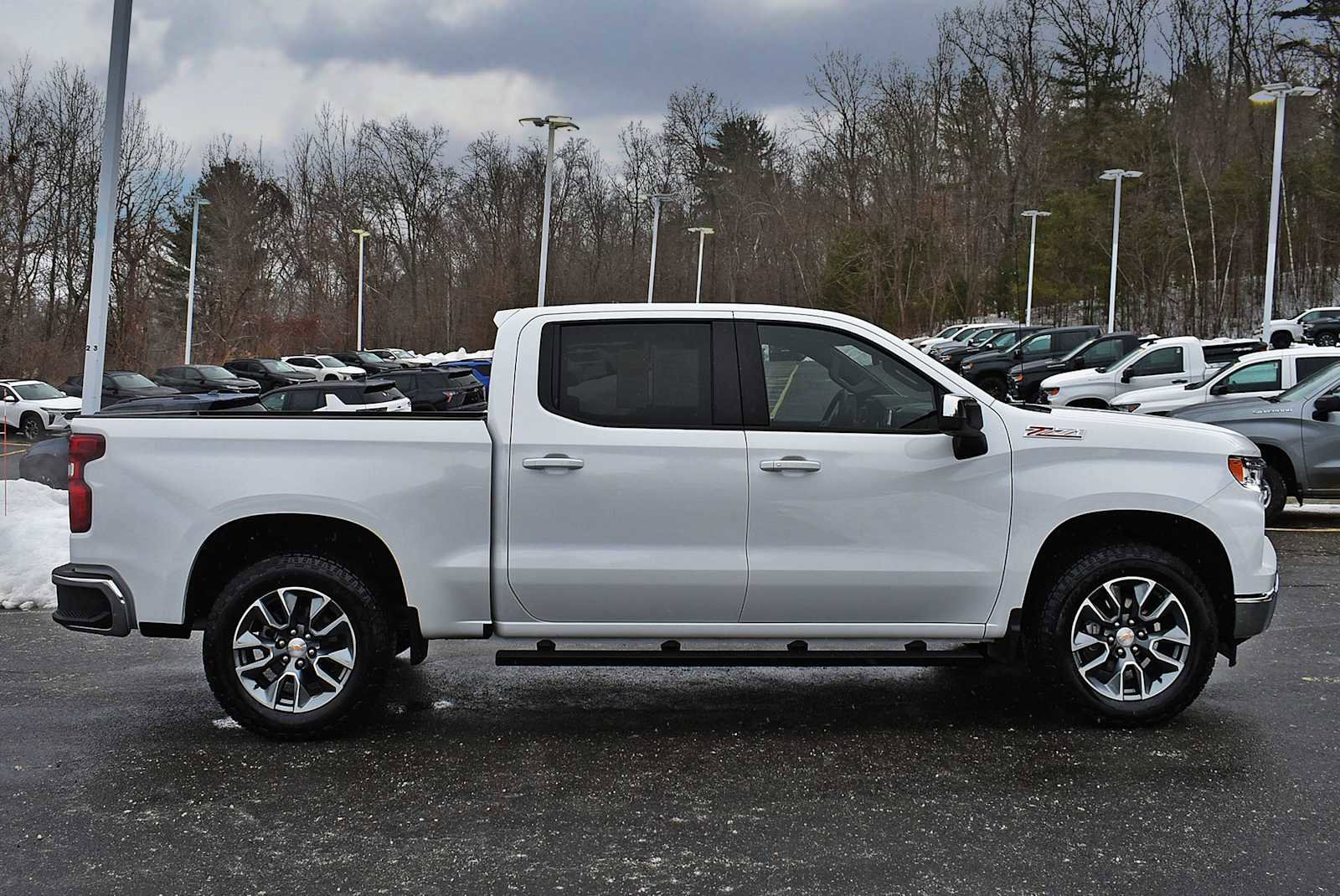 Used 2026 Chevrolet Silverado 1500 LT image 6