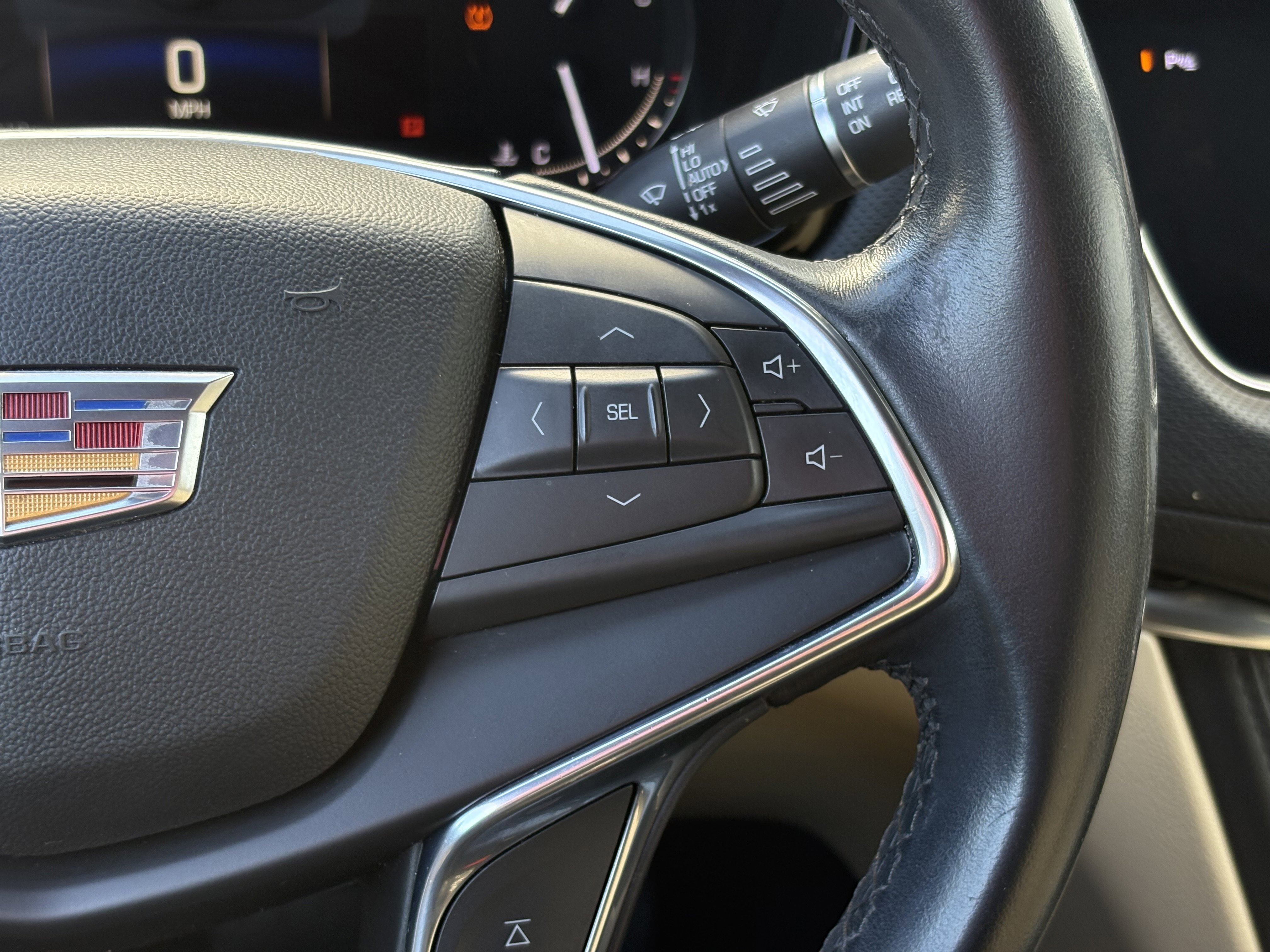 Used 2018 Cadillac XT5 FWD image 17