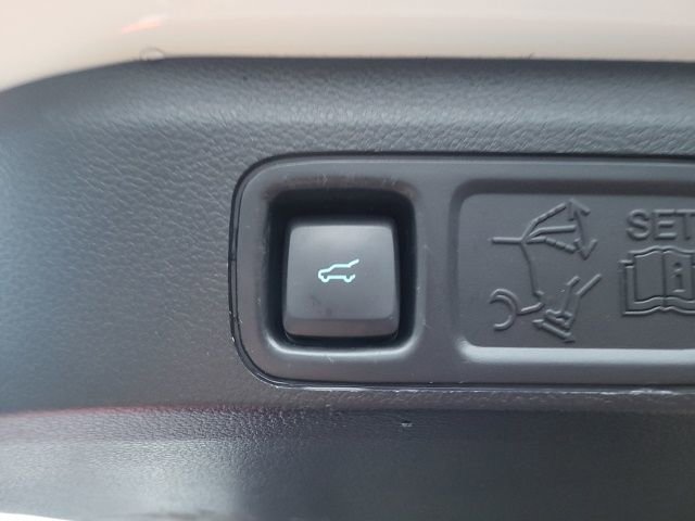 Used 2021 Ford Expedition Limited image 6