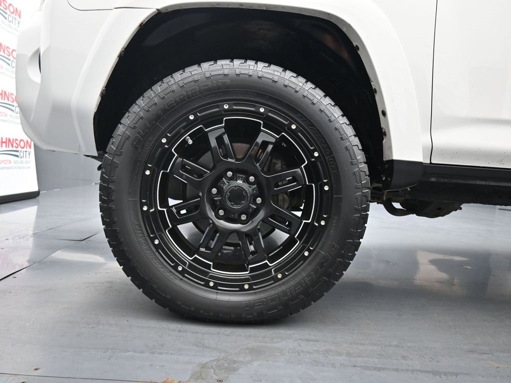 Used 2016 Toyota 4Runner SR5 image 12