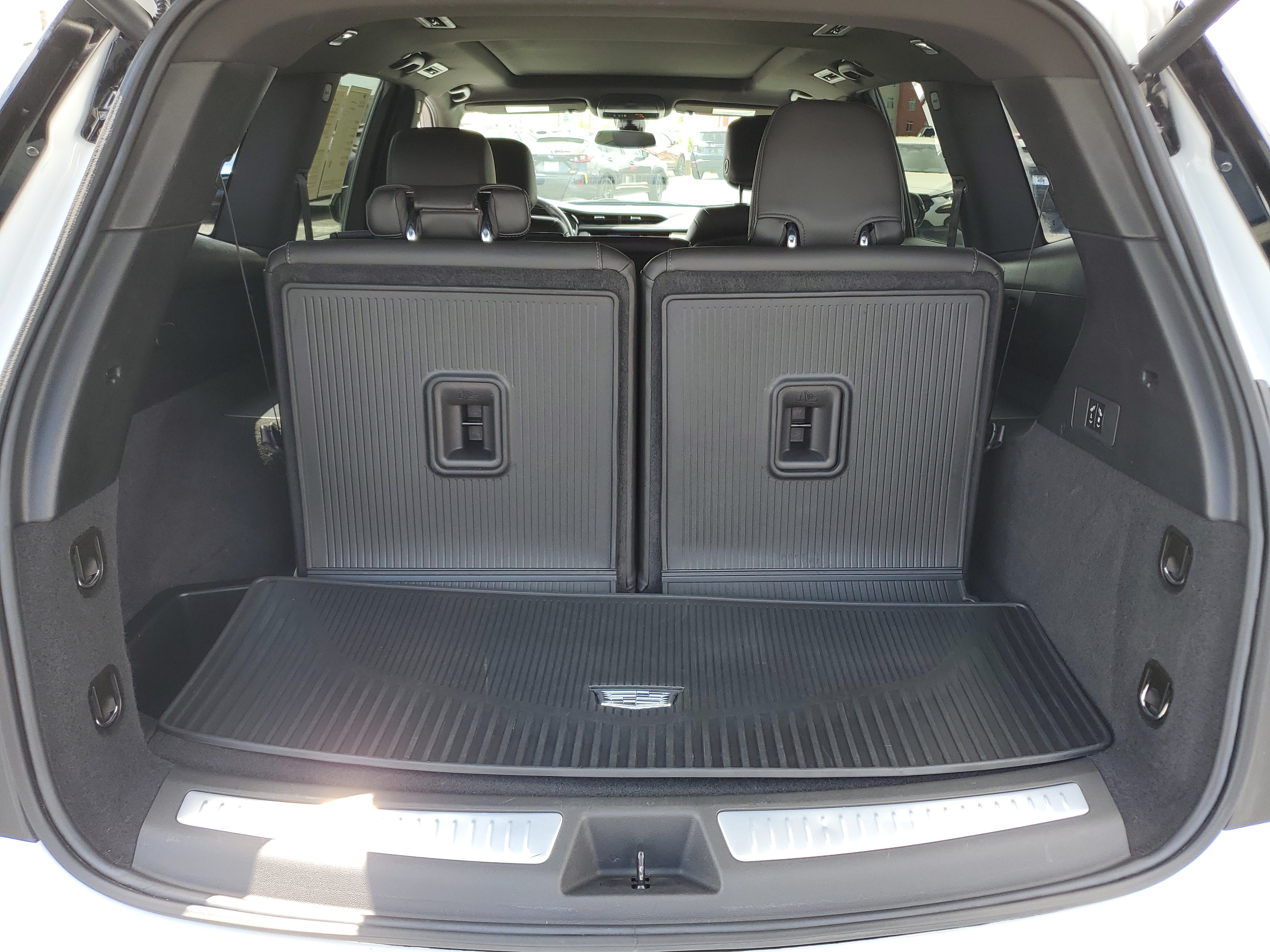 Used 2024 Cadillac XT6 Luxury w/ LPO, Floor Liner Package AWD/4WD image 7