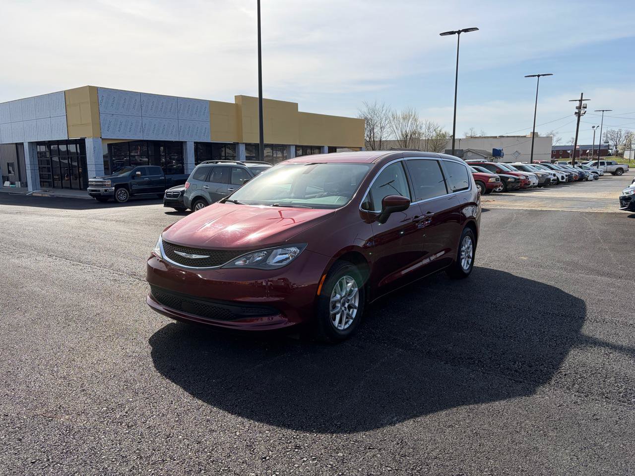 Used 2021 Chrysler Voyager LX FWD image 7