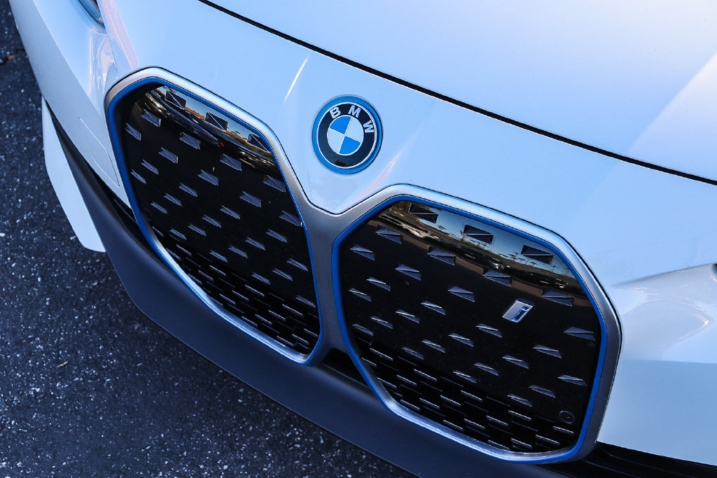 Certified 2023 BMW i4 eDrive35 w/ Premium Package RWD image 11