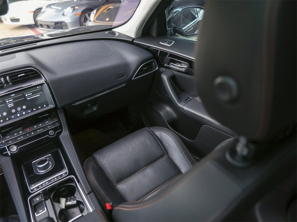 Used 2019 Jaguar F-PACE Prestige image 35