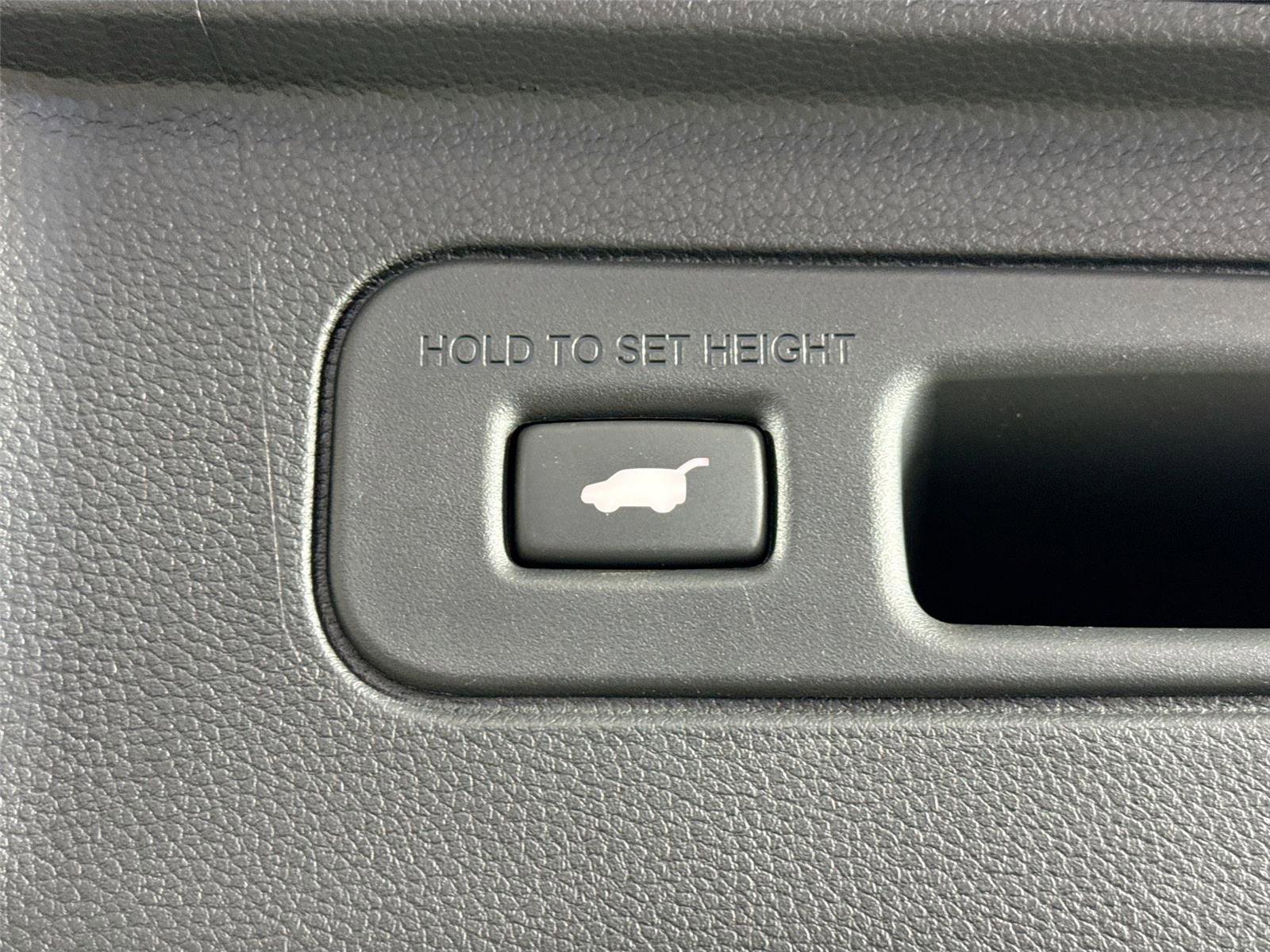 Used 2025 Honda Pilot TrailSport image 38