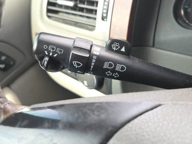 Used 2008 Chevrolet Suburban LT image 41