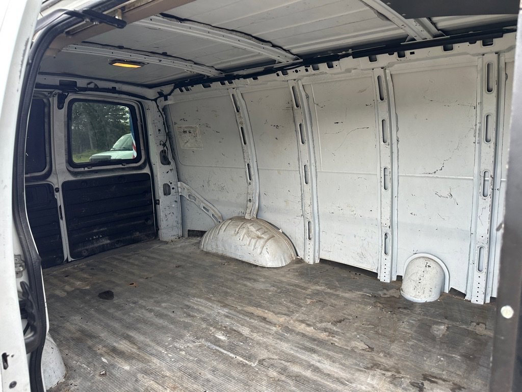 Used 2007 Chevrolet Express 1500 image 12