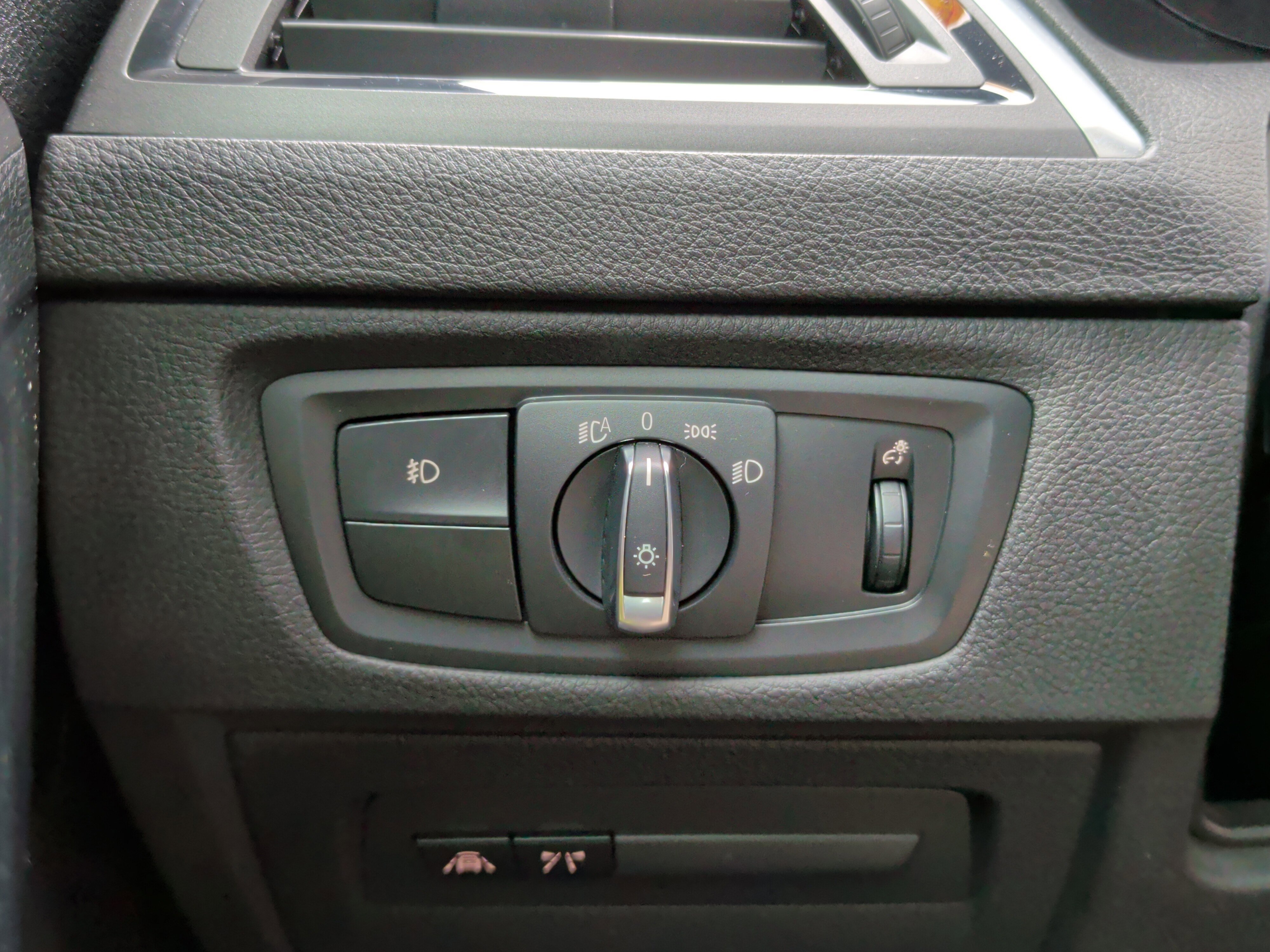 Used 2020 BMW 230i Coupe w/ Convenience Package image 22