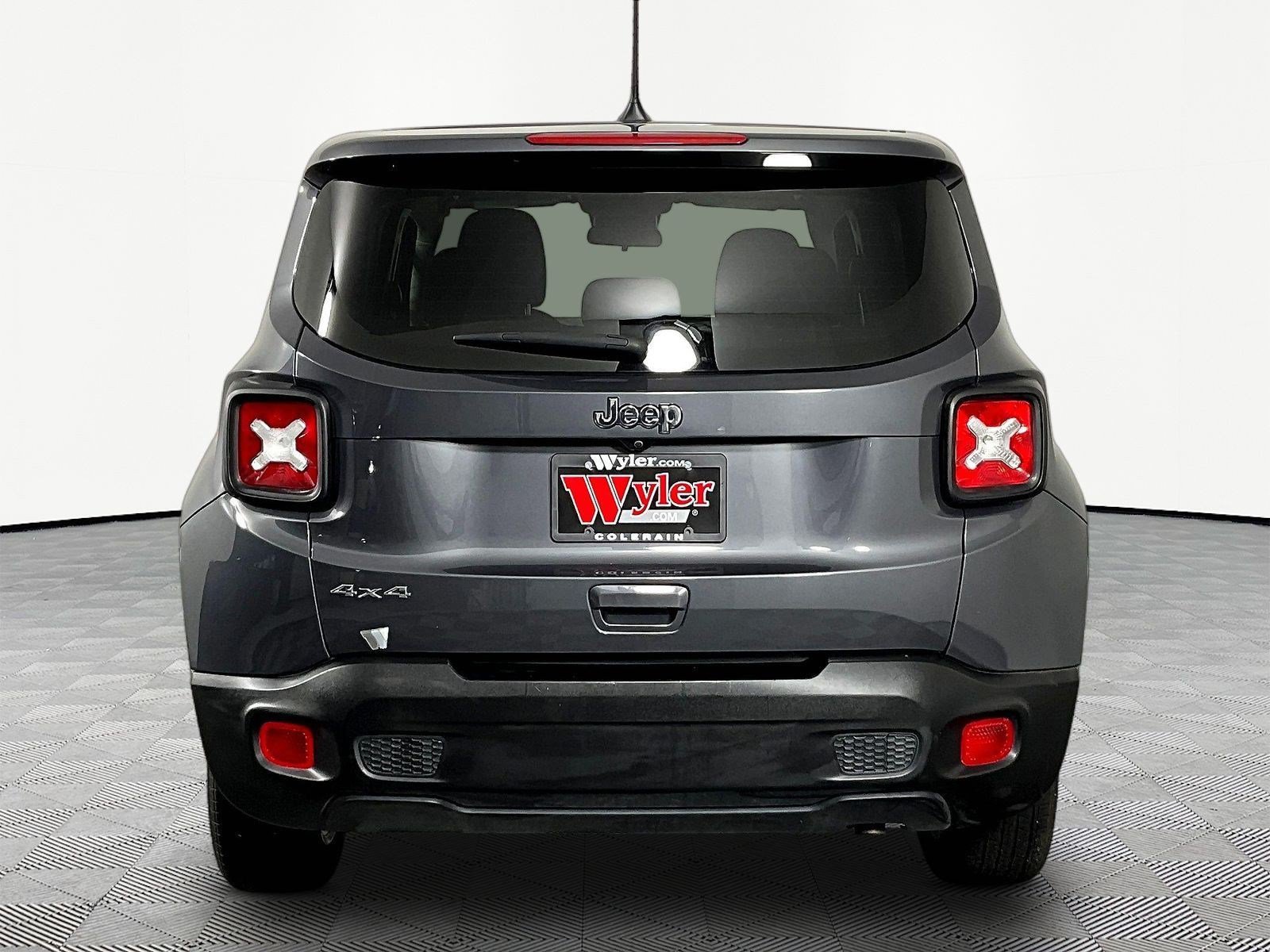 Used 2023 Jeep Renegade Latitude AWD/4WD image 5