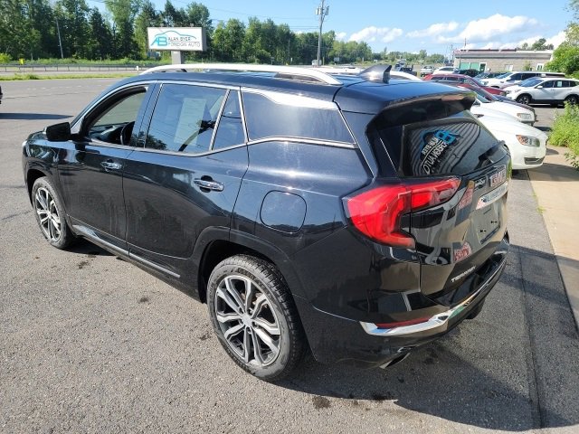 Used 2019 GMC Terrain Denali w/ Driver Alert Package II image 2