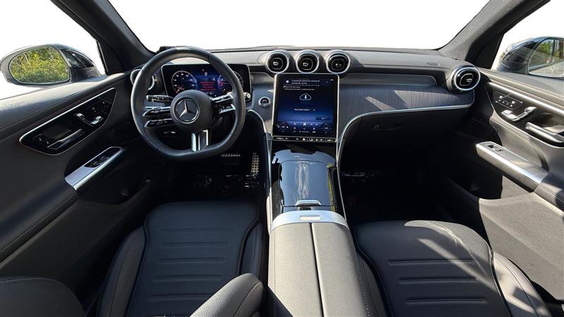 Used 2025 Mercedes-Benz GLC 300 image 12