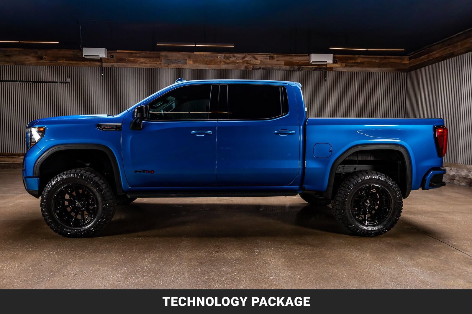 Used 2023 GMC Sierra 1500 AT4 w/ AT4 Premium Package AWD/4WD image 6
