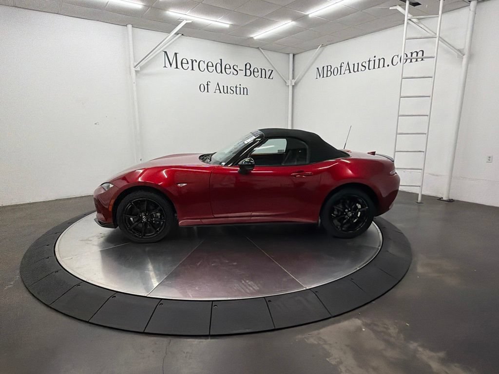 Used 2021 MAZDA MX-5 Miata Club RWD image 4