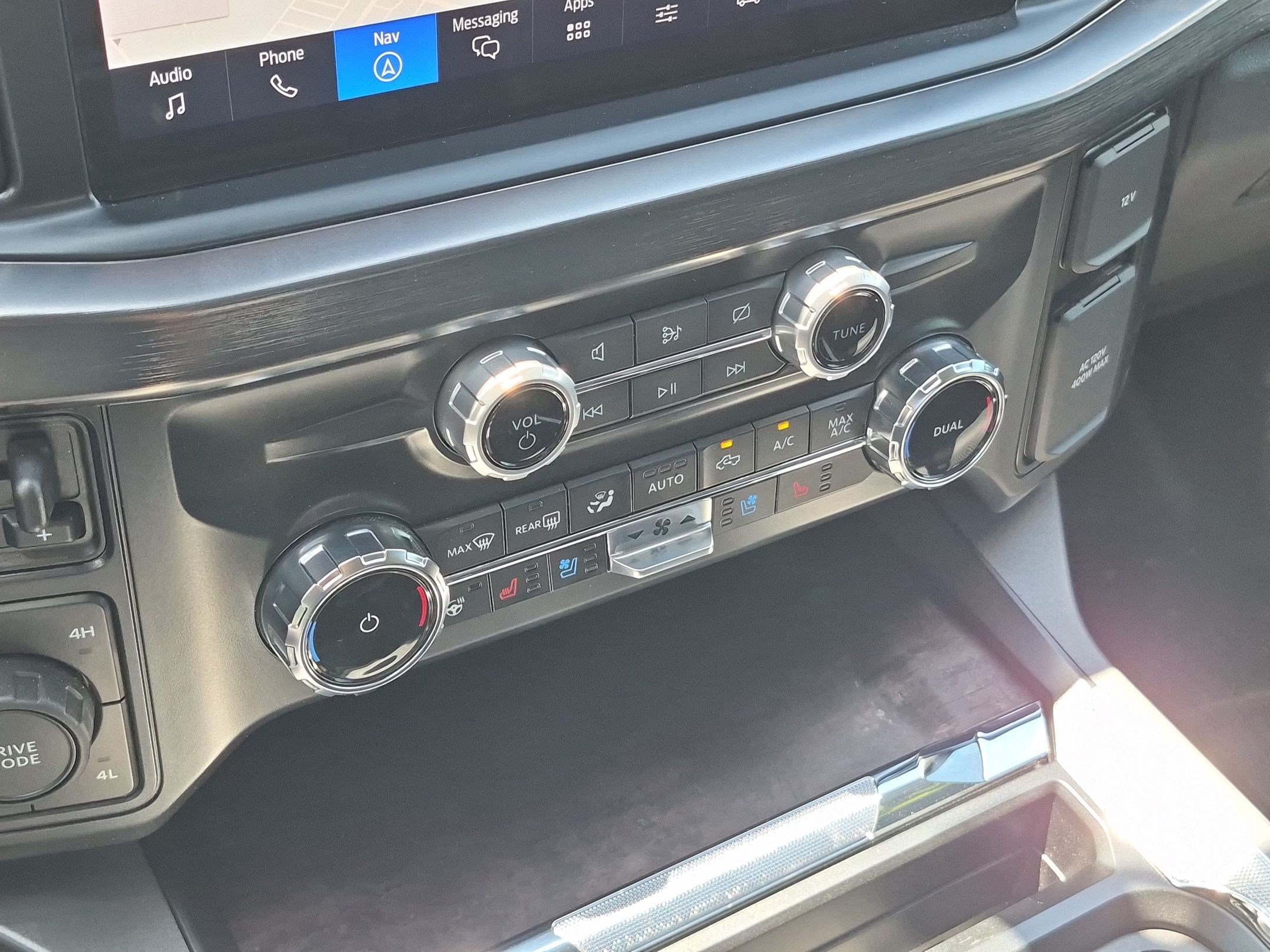 Used 2024 Ford F350 Lariat AWD/4WD image 28