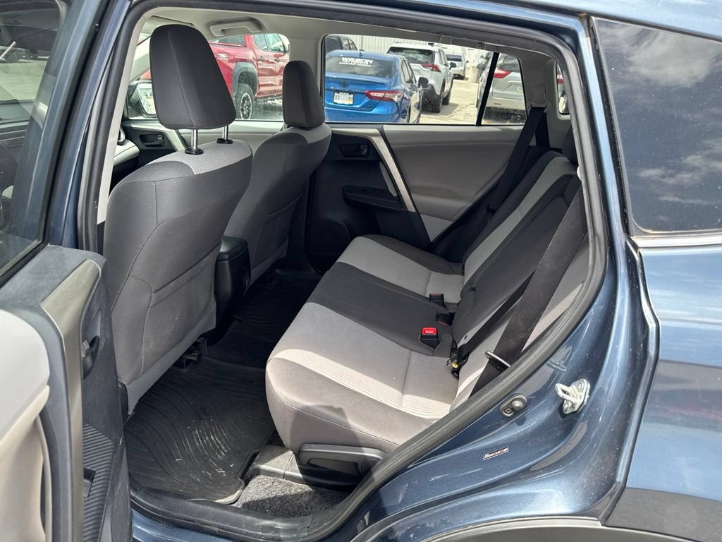 Used 2013 Toyota RAV4 LE AWD/4WD image 7