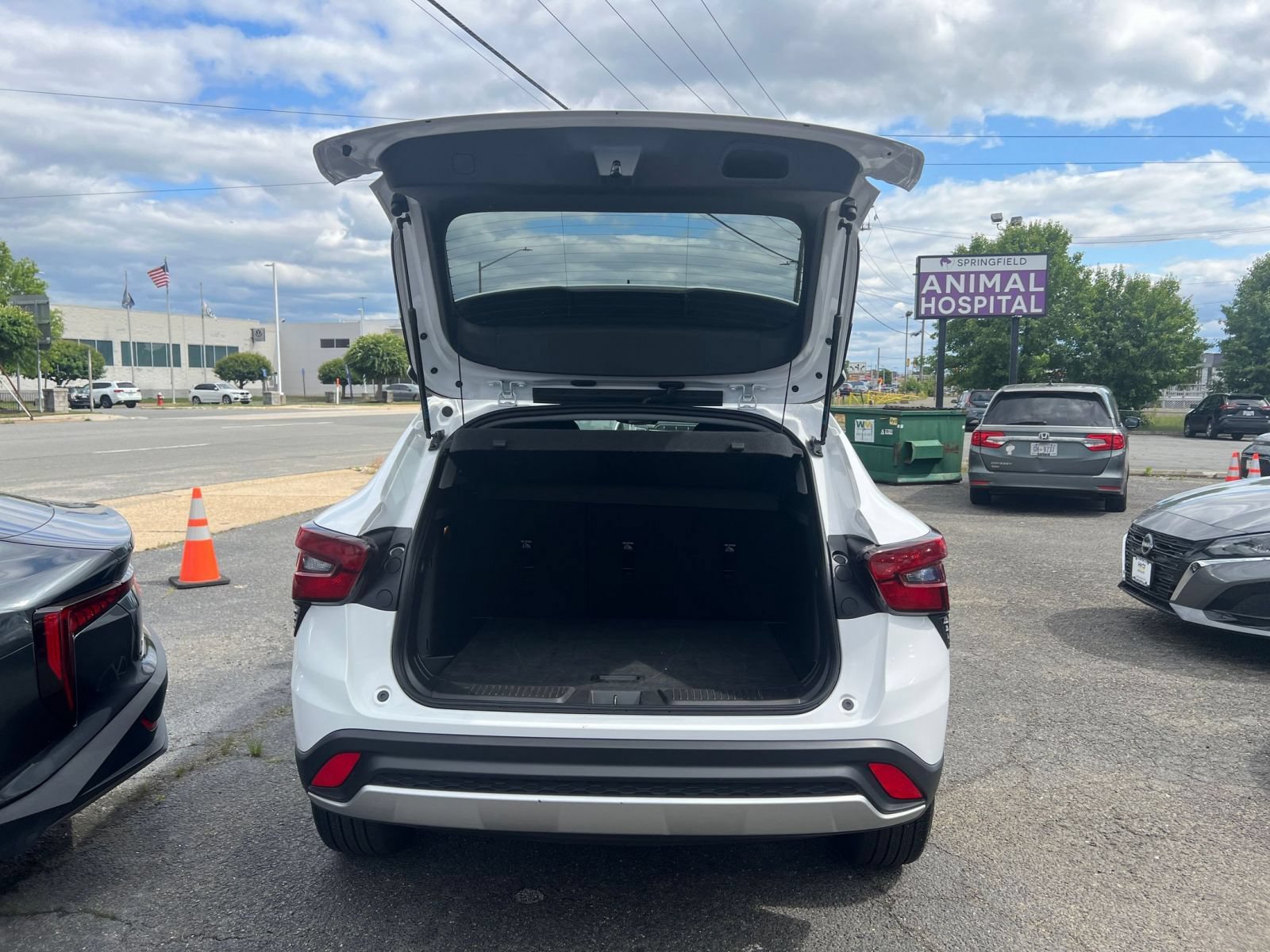 Used 2025 Chevrolet Trax LT FWD image 31