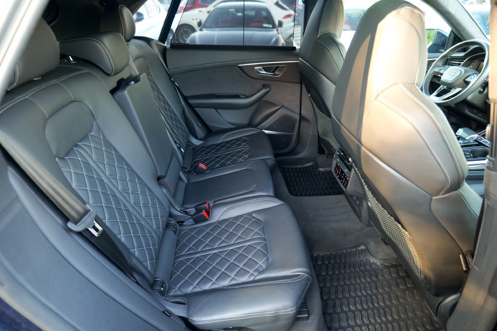 Used 2023 Audi SQ8 Prestige w/ Prestige Package AWD/4WD image 31