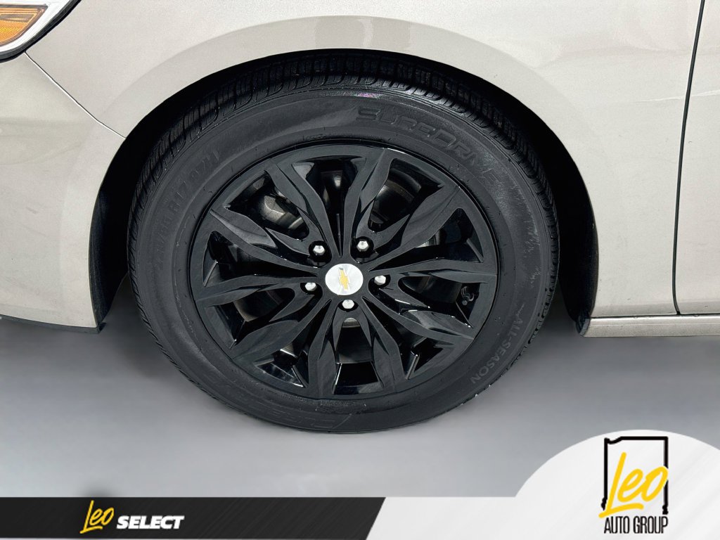 Used 2025 Chevrolet Malibu LT FWD image 32
