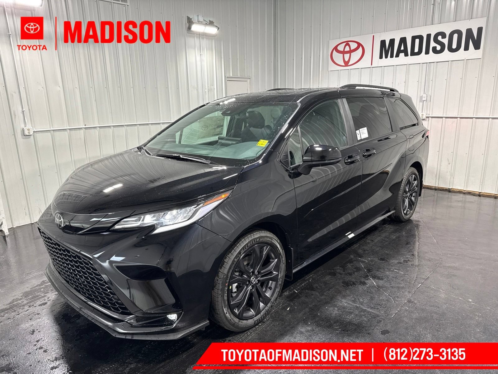 New 2026 Toyota Sienna XSE FWD image 1
