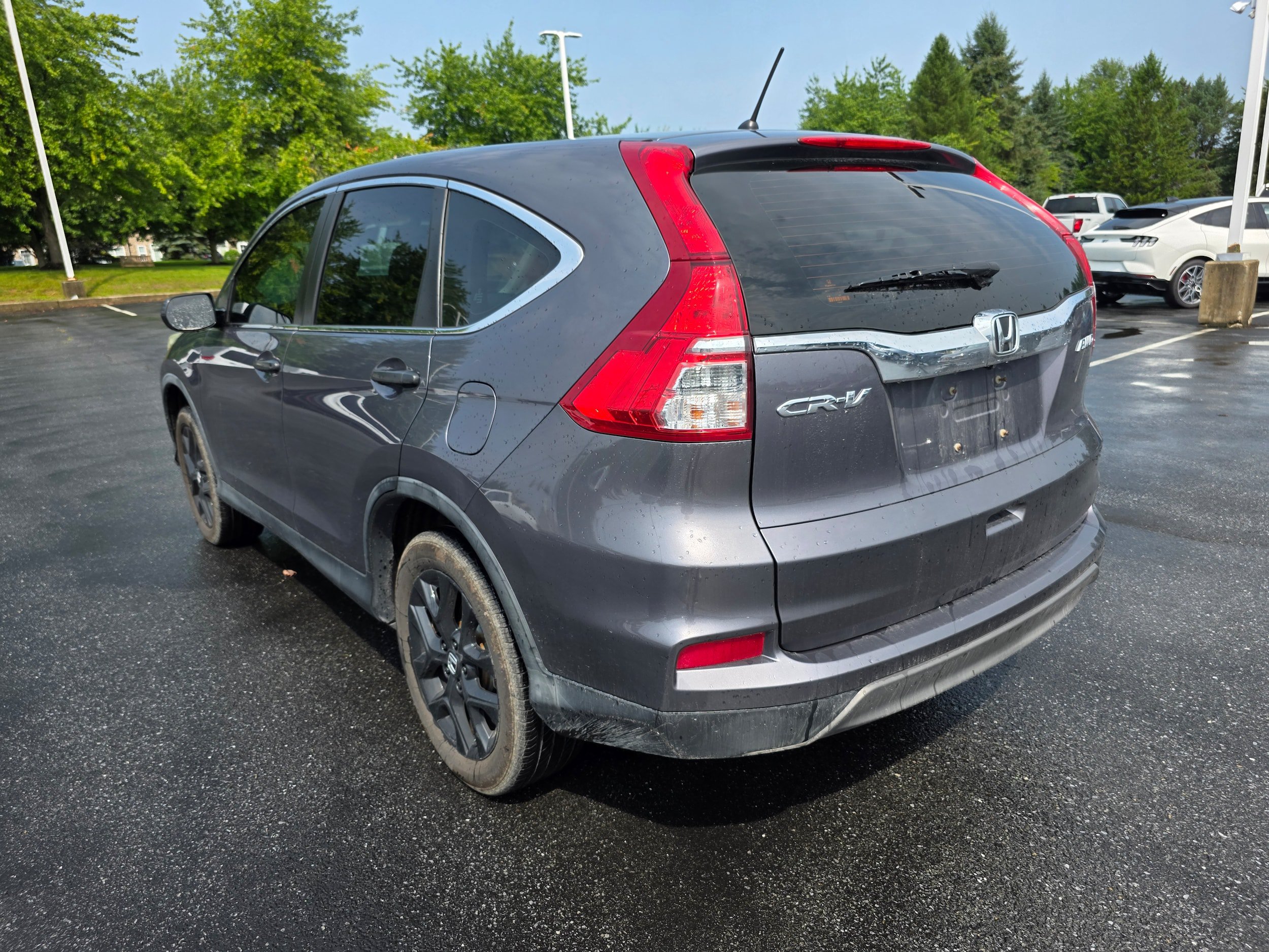 Used 2016 Honda CR-V LX image 3