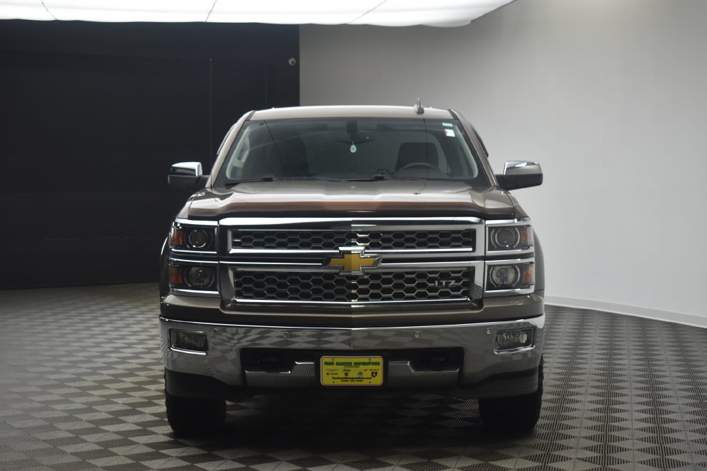 Used 2015 Chevrolet Silverado 1500 LTZ w/ LTZ Plus Package AWD/4WD image 16