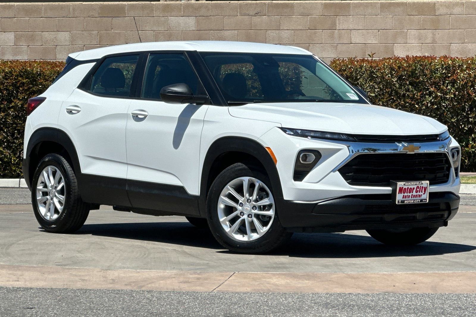 Certified 2025 Chevrolet TrailBlazer LS FWD image 2
