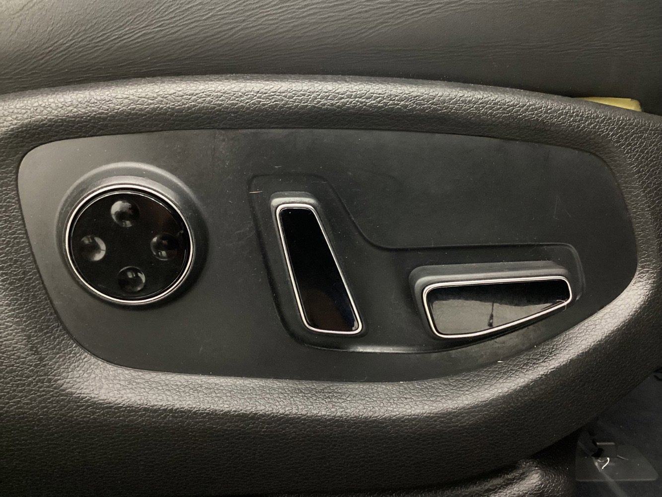 Used 2018 Genesis G80 3.3T Sport image 41