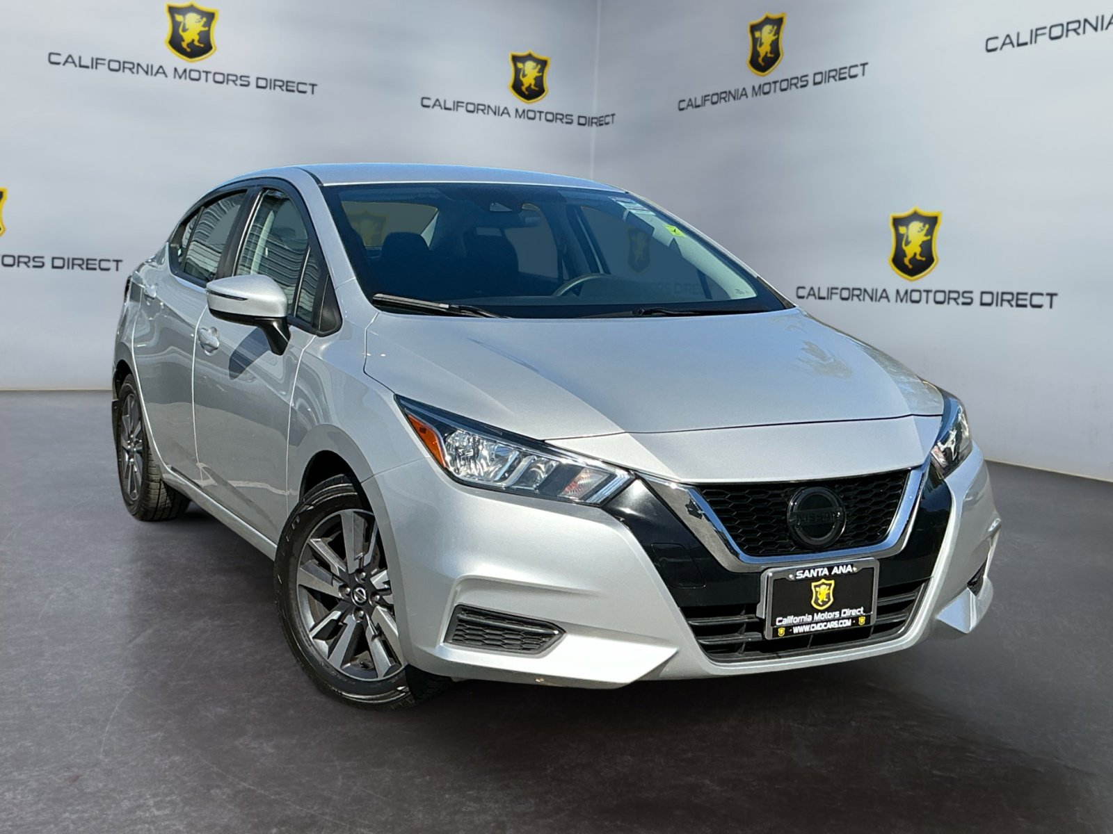 Used 2020 Nissan Versa SV w/ Trunk Package image 3