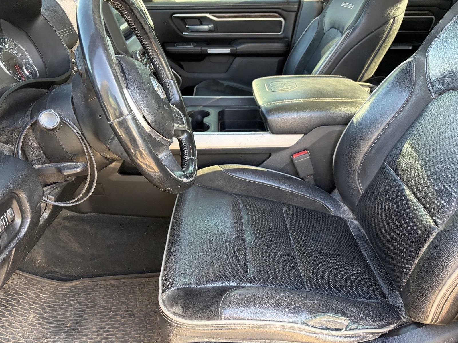 Used 2020 RAM 1500 Laramie RWD image 10