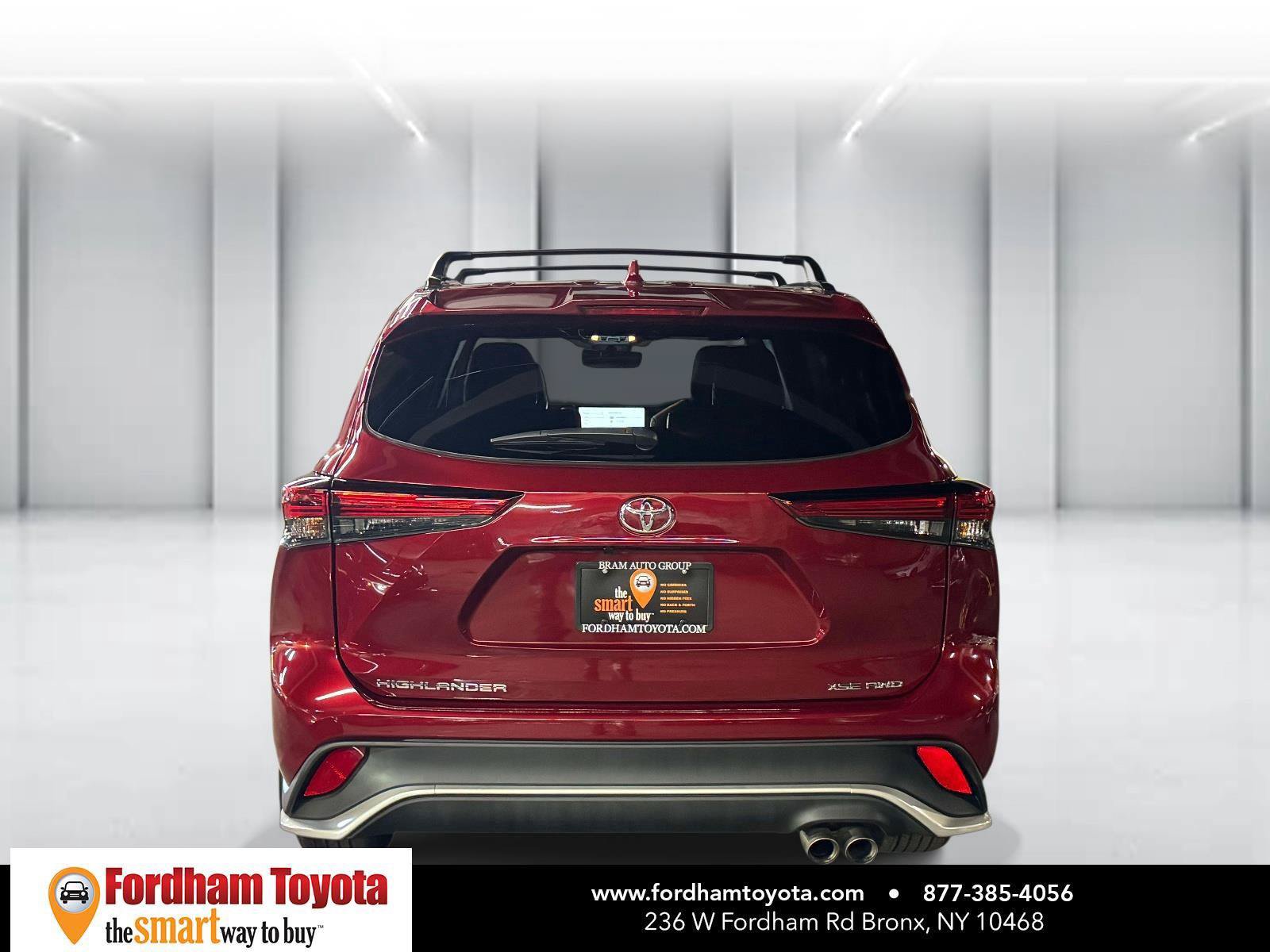 Used 2023 Toyota Highlander XSE AWD/4WD image 6