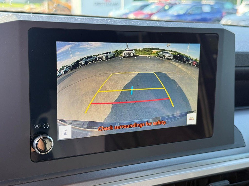 Certified 2025 Toyota Tacoma SR5 AWD/4WD image 22