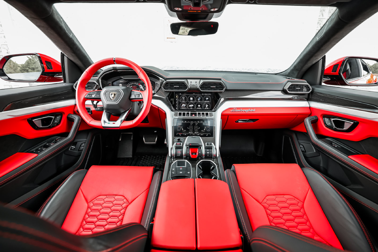 Used 2022 Lamborghini Urus AWD/4WD image 4