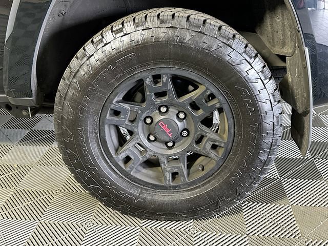 Used 2021 Toyota 4Runner Venture w/ Moonroof Package image 30