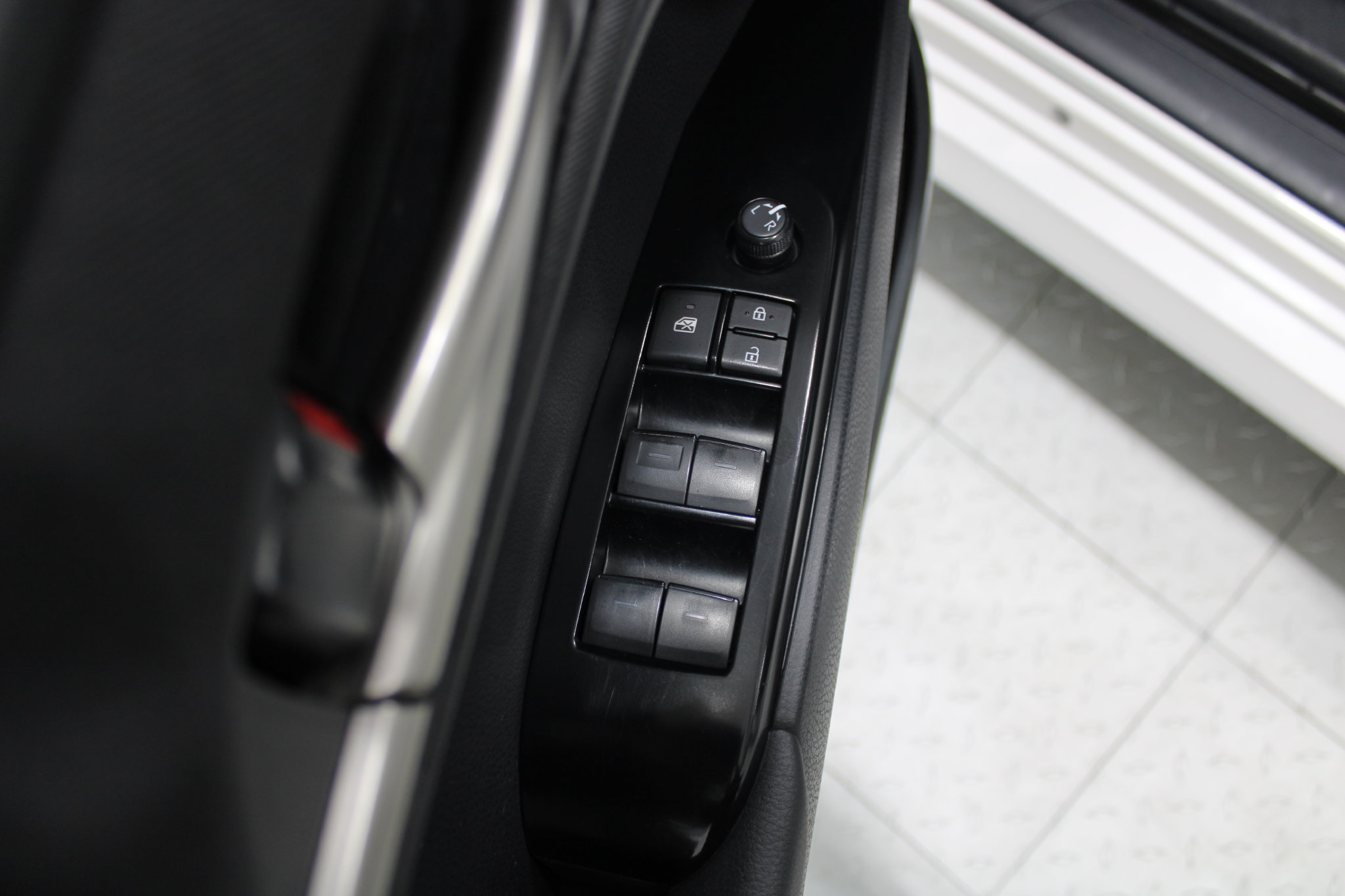 Used 2025 Toyota Camry LE FWD image 40