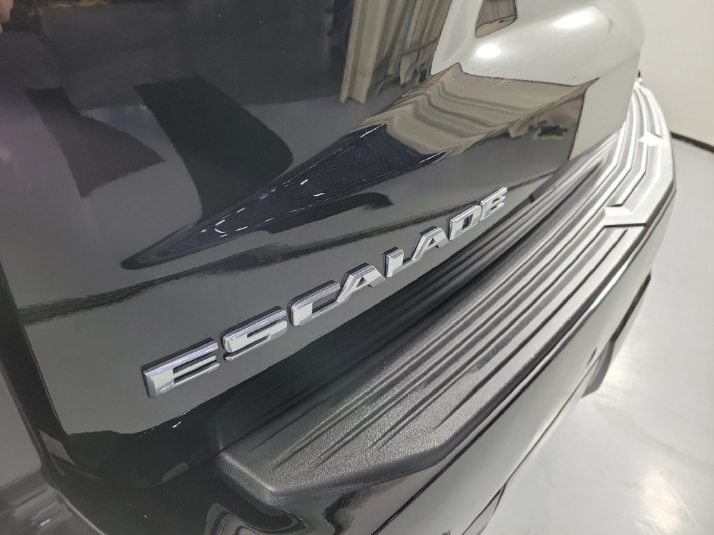 Used 2025 Cadillac Escalade ESV Sport AWD/4WD image 7