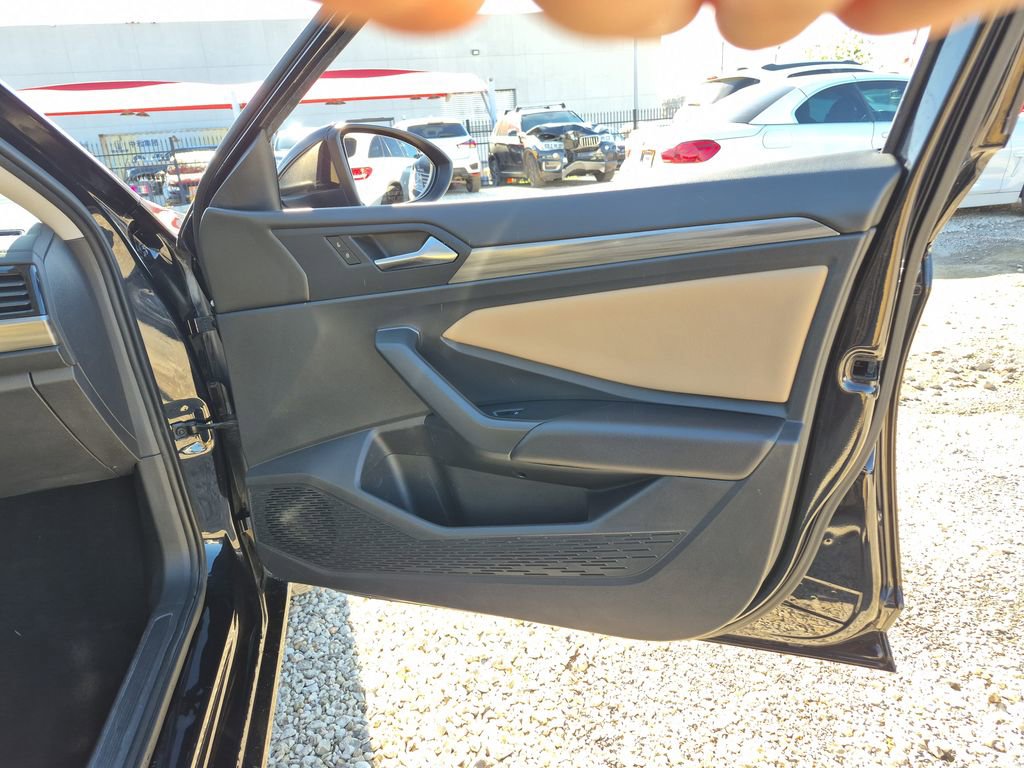 Used 2019 Volkswagen Jetta SEL image 24