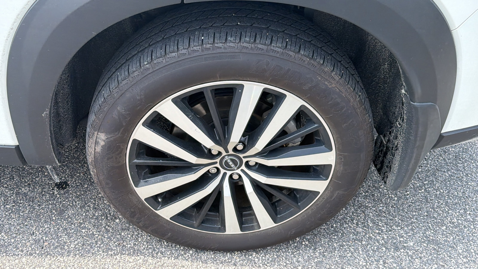 Used 2025 Nissan Pathfinder Platinum w/ Cargo Package FWD image 12