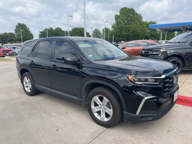 Used 2024 Honda Pilot LX image 4