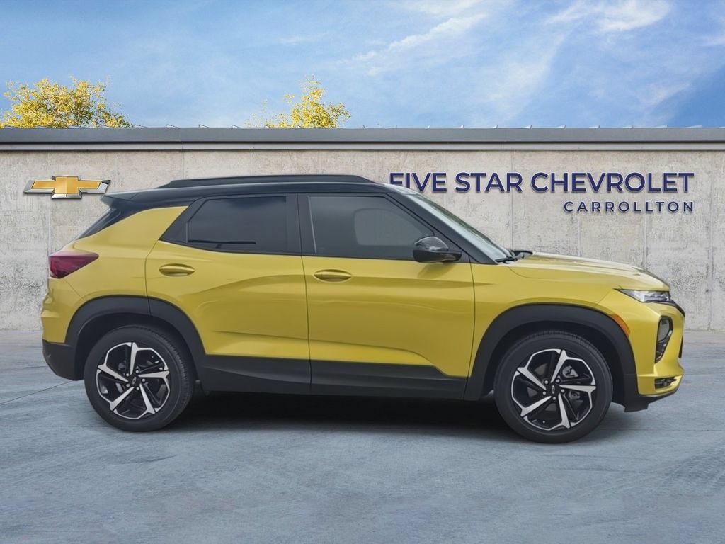 Used 2023 Chevrolet TrailBlazer RS w/ Sun and Liftgate Package FWD image 9